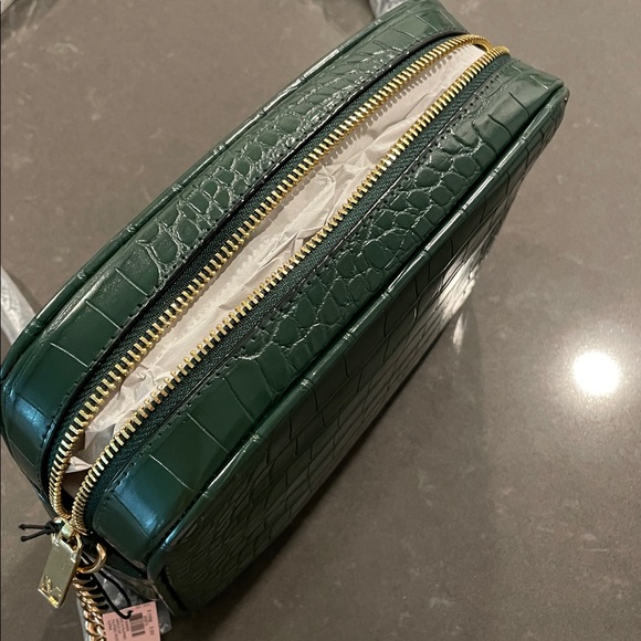 Victoria's Secret Emerald Green Faux Crocodile Top-Zip Crossbody Bag NWT - Picture 11 of 16